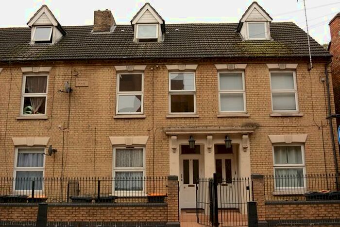 2 Bedroom Flat To Rent In River Street, Bedford, MK40