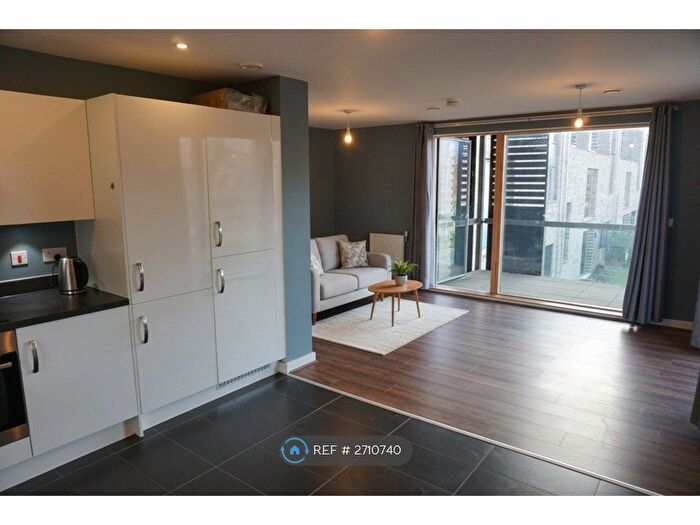 2 Bedroom Flat To Rent In Cornwell Road, Trumpington, Cambridge, CB2