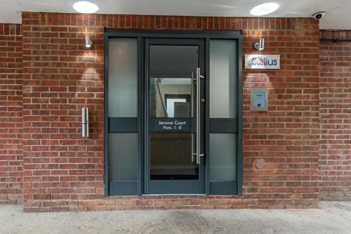 Flat To Rent In Jerome Court, The Limes Avenue, N11