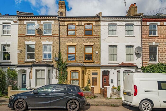 4 Bedroom Semi-Detached House To Rent In Mayton Street, Lower Holloway, London, N7