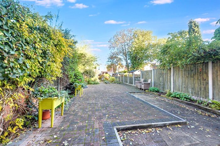 3 Bedroom Semi-Detached House For Sale In Carrfield Avenue, Long Eaton, NG10