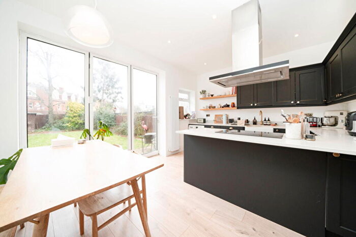 2 Bedroom Flat For Sale In Staverton Road, Brondesbury Park, NW2