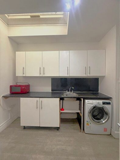 3 Bedroom Terraced House To Rent In Myrtle Road, Hounslow, TW3