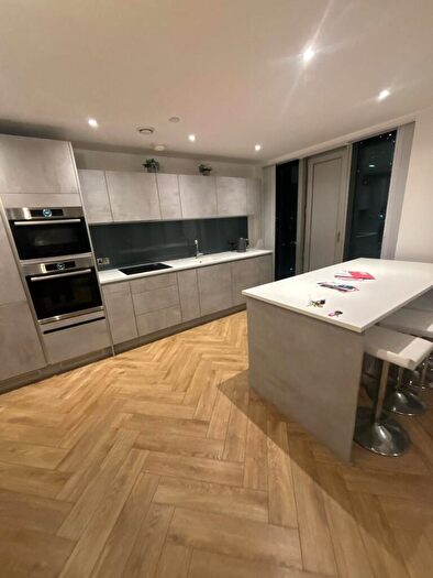 2 Bedroom Flat To Rent In Victoria Residence, Silvercroft Street, Manchester, , [Ref:GDhuhf], M15