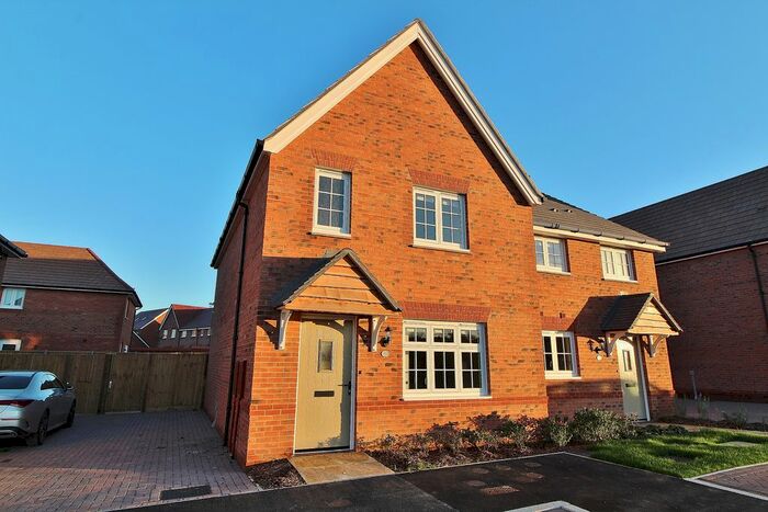 3 Bedroom Property For Sale In Purkis Road, Waterlooville, PO7