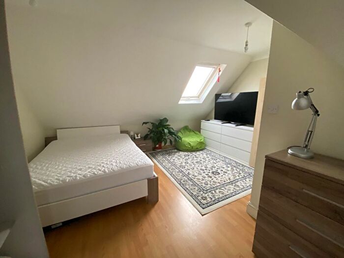 2 Bedroom Terraced House To Rent In Station Road, London, E12