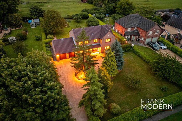 4 Bedroom Detached House For Sale In Ashbrook House, Bourne Road, Morton, PE10