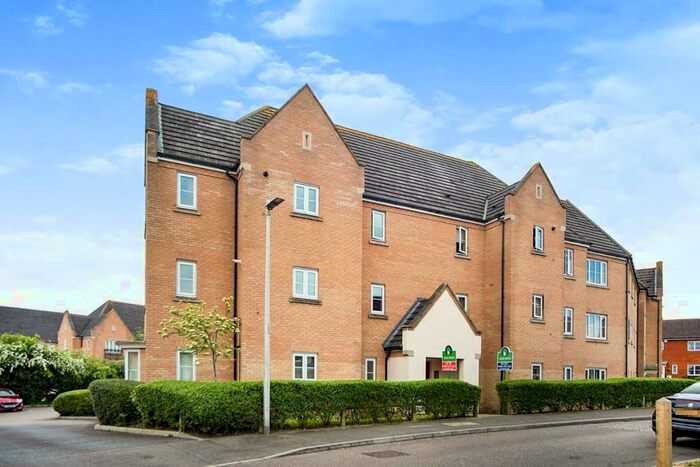 2 Bedroom Flat To Rent In The Chimes, Hoo, Rochester, Kent, ME3