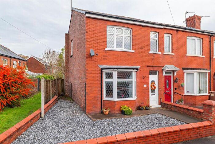 3 Bedroom End Of Terrace House For Sale In Bristol Avenue, Leyland, PR25