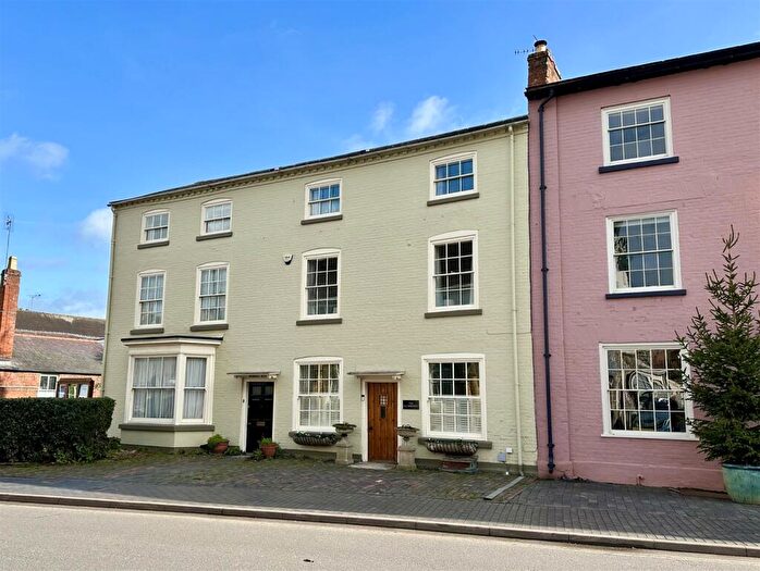 4 Bedroom Character Property For Sale In Church Street, Alcester, B49