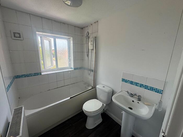 2 Bedroom House To Rent In Caledonian Drive, Manchester, M30