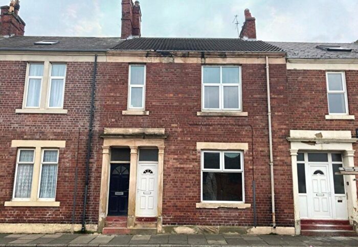 2 Bedroom Apartment To Rent In Clavering Street, Wallsend, NE28