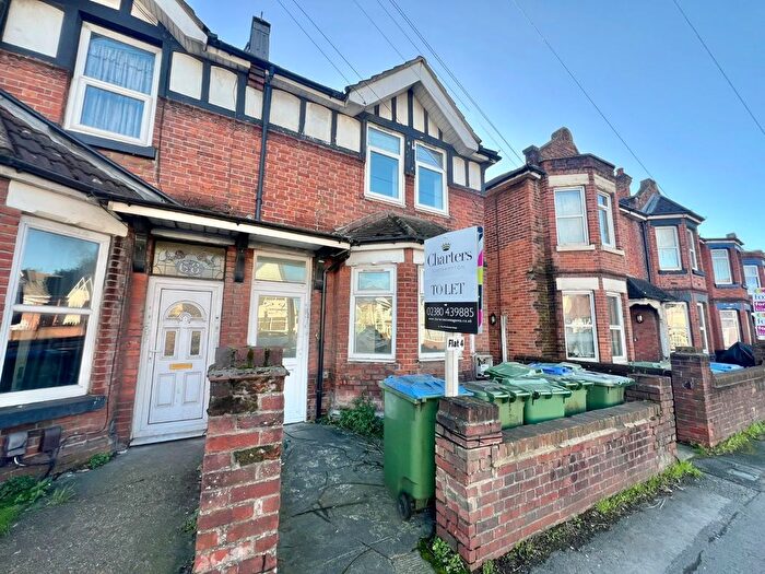 1 Bedroom Flat To Rent In Bitterne Road West, Southampton, Hampshire, SO18