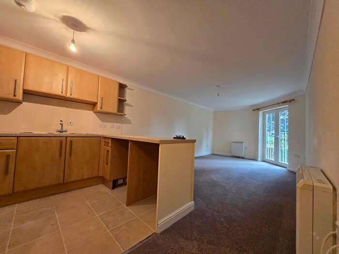 1 Bedroom Flat To Rent In Plantation Terrace, Dawlish, EX7