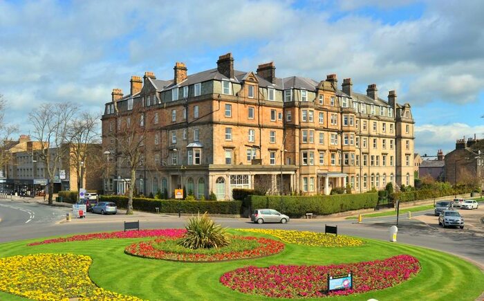 2 Bedroom Apartment To Rent In York Place, Harrogate, HG1