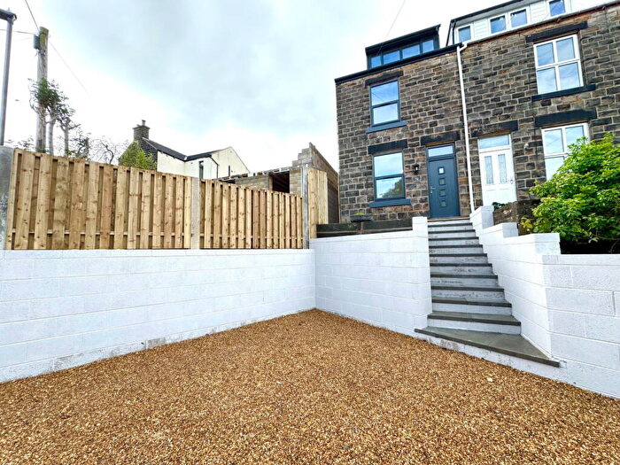 3 Bedroom End Of Terrace House For Sale In Hole House Lane, Stocksbridge, Sheffield, S36