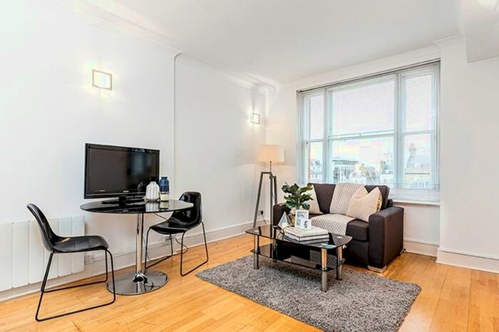 1 Bedroom Flat To Rent In Hill Street, London, W1J