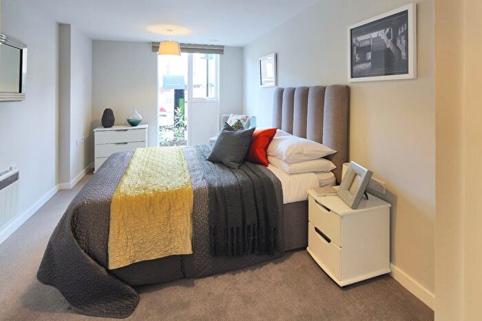 1 Bedroom Flat To Rent In Bernard Street, Ocean Village, SO14