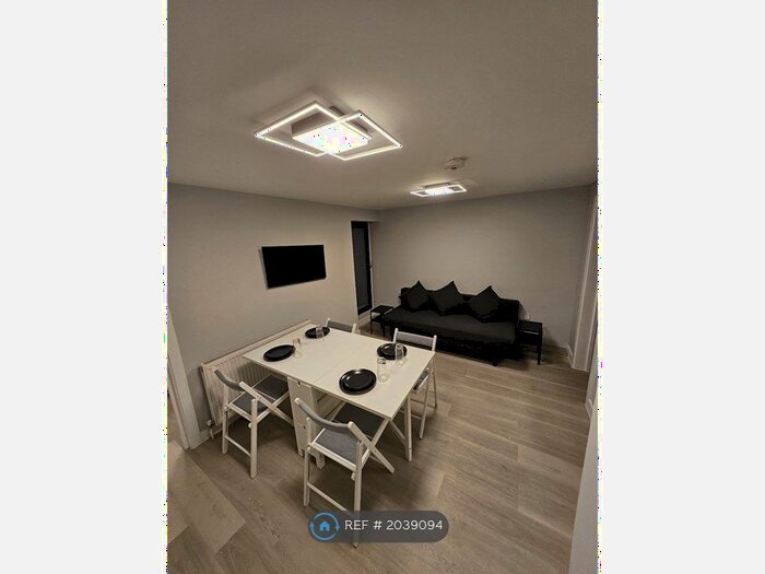 1 Bedroom Flat To Rent In Mitcham Road, London, SW17