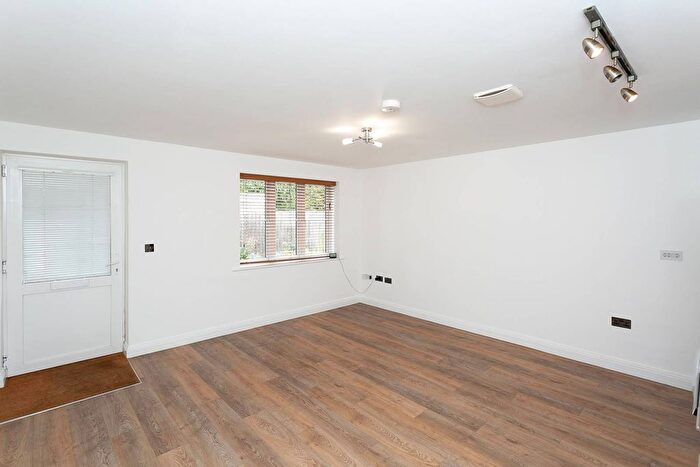 1 Bedroom Flat To Rent In Hollingsworth Mews, Watford, WD25