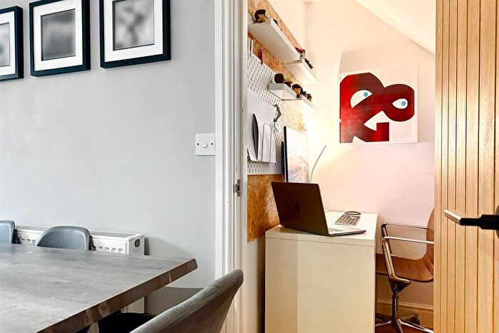 3 Bedroom Terraced House For Sale In Elphinstone Road, Hastings, TN34