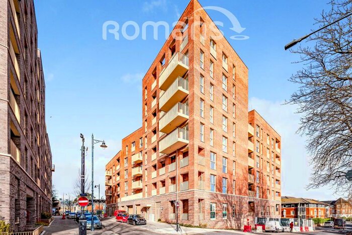 1 Bedroom Apartment To Rent In Cooper Court, SL6