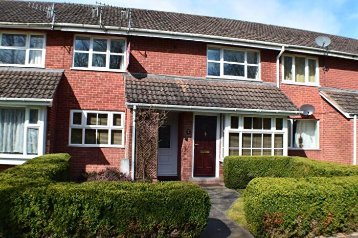 2 Bedroom Maisonette To Rent In Chesford Grove, Stratford-upon-Avon, CV37