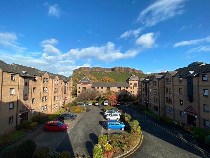 1 Bedroom Flat To Rent In Parkside Terrace, Newington, Edinburgh, EH16