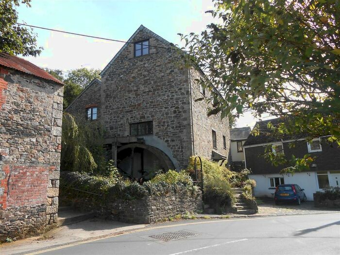 3 Bedroom Flat To Rent In Okehampton, Devon, EX20