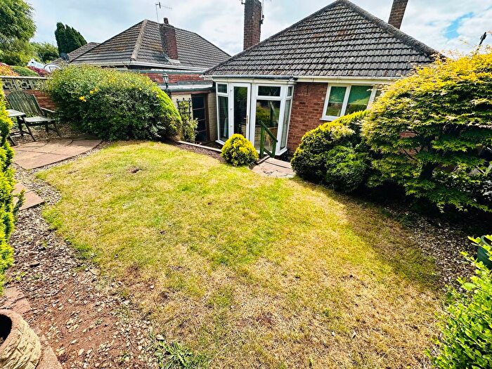 3 Bedroom Bungalow For Sale In Spencer Close, The Straits, Lower Gornal, DY3