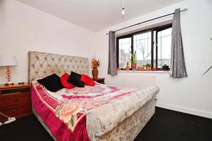 2 Bedroom Semi-Detached House For Sale In Rosemount Drive, Scunthorpe, DN16