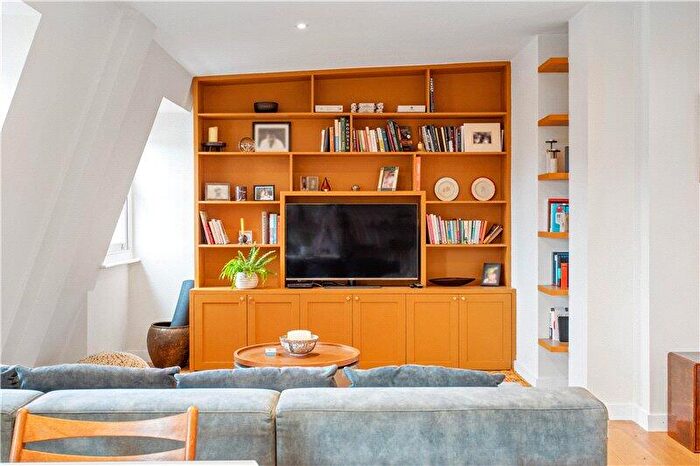 2 Bedroom Apartment For Sale In Fulham Road, London, SW10