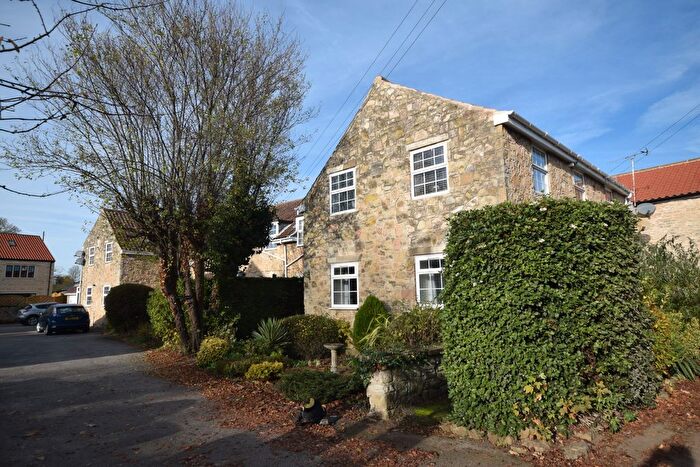 2 Bedroom Flat To Rent In Doncaster Road, Tickhill, Doncaster, DN11