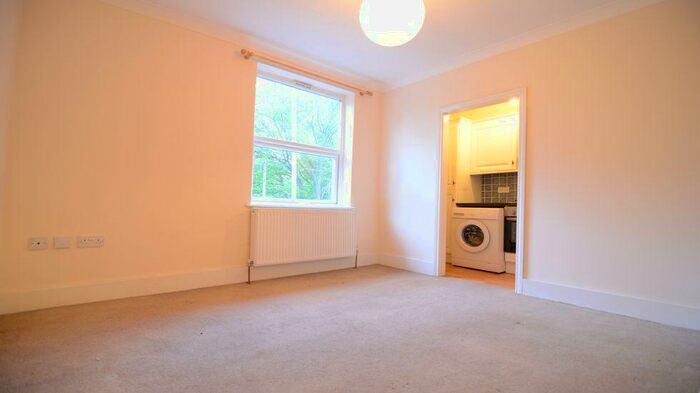 1 Bedroom Flat To Rent In Lynchford Road, GU14