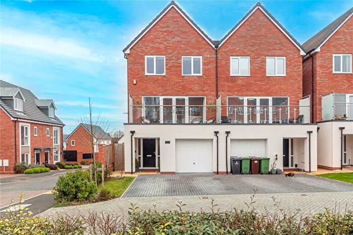 4 Bedroom Semi-Detached House For Sale In Arrow Drive, Cofton Hackett, Birmingham, Worcestershire, B45