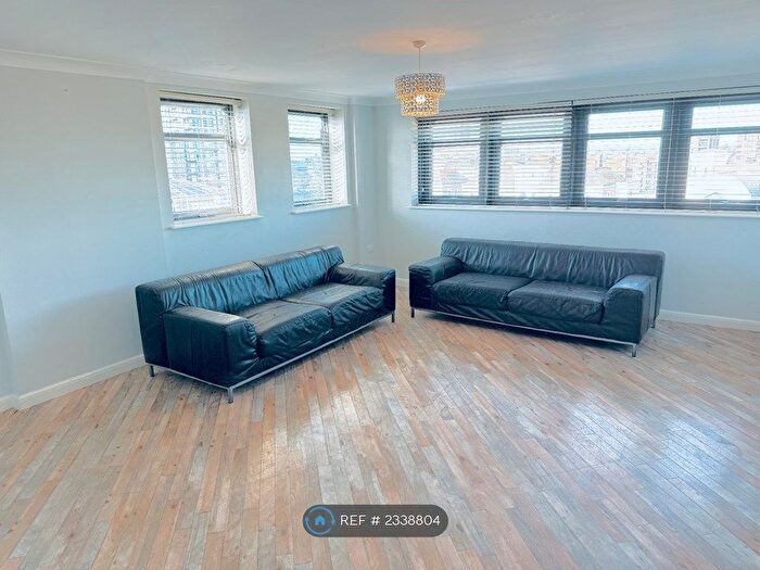 3 Bedroom Flat To Rent In Kennet Street, Reading, RG1