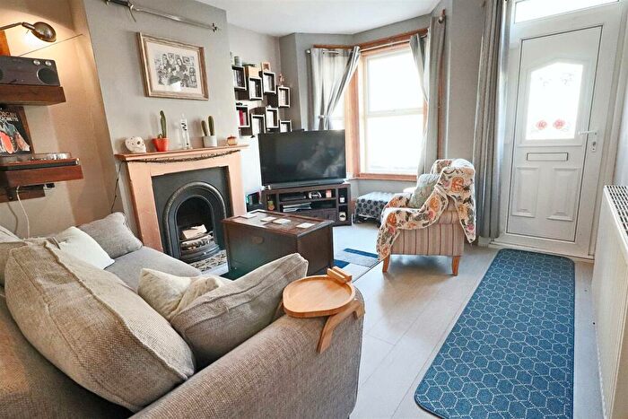 3 Bedroom Terraced House For Sale In Queens Road, Lowestoft, NR32