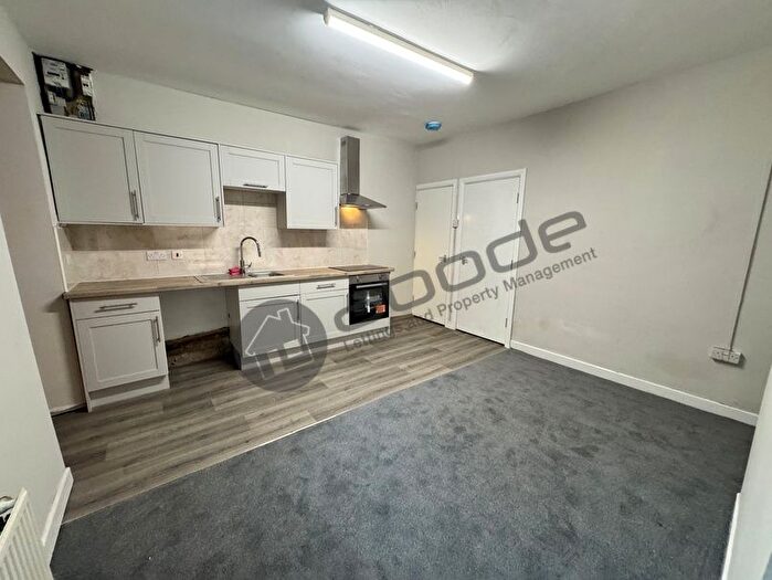 2 Bedroom Terraced House For Sale In South Street, Barnsley, S70