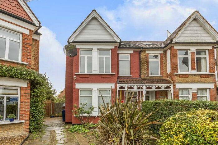 4 Bedroom Property To Rent In Kingsley Avenue, London, W13