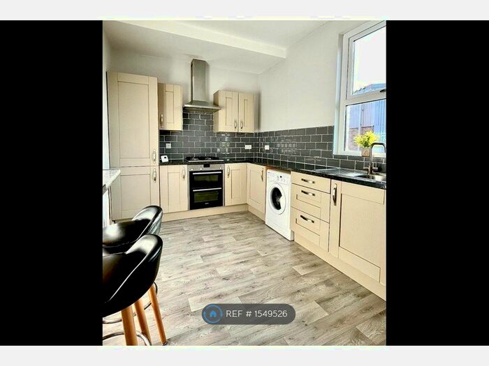 1 Bedroom Flat To Rent In Whitehall Road, Leeds, LS12