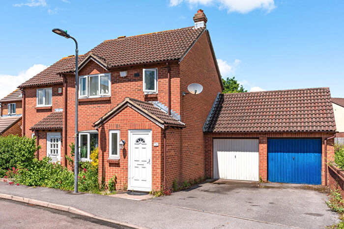 3 Bedroom Semi-Detached House For Sale In Winsbury Way, Bradley Stoke, Bristol, BS32