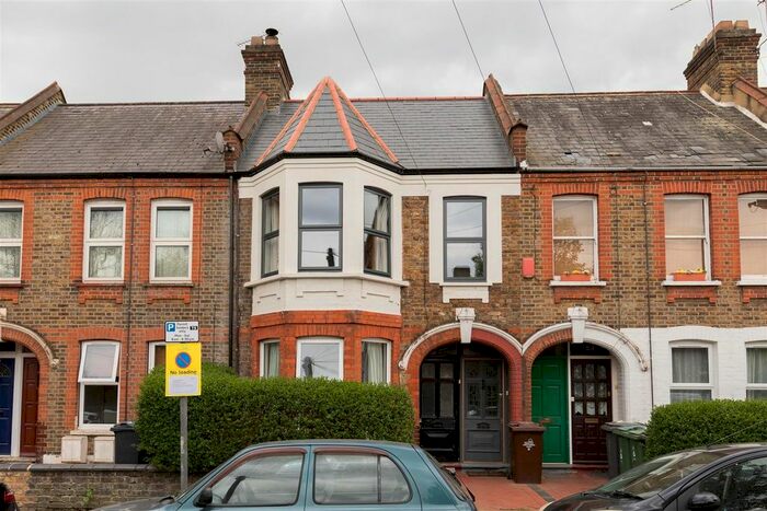 2 Bedroom Flat To Rent In Hibbert Road, London, E17