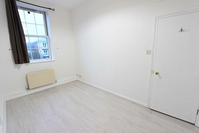 2 Bedroom Apartment To Rent In Cockfosters Road, Barnet, EN4