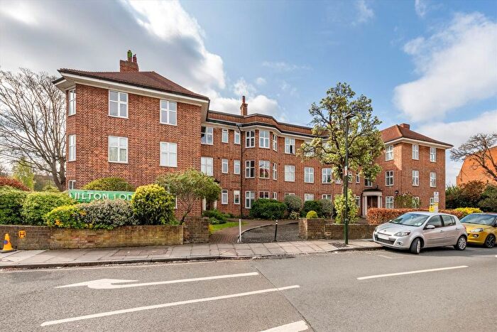 2 Bedroom Flat To Rent In Whitton Road, Twickenham, TW1