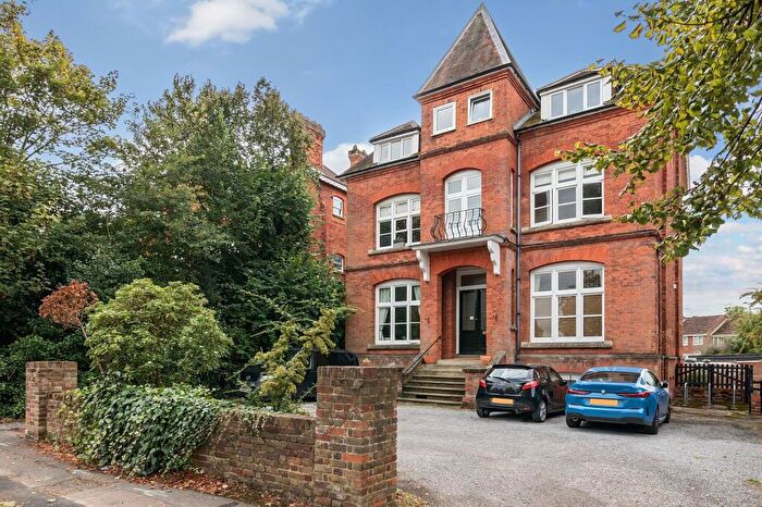 1 Bedroom Apartment To Rent In Osborne Road, Windsor, SL4