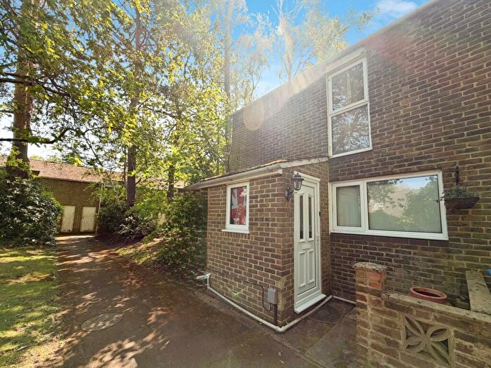 1 Bedroom End Of Terrace House For Sale In Lingwood, Bracknell, Berkshire, RG12