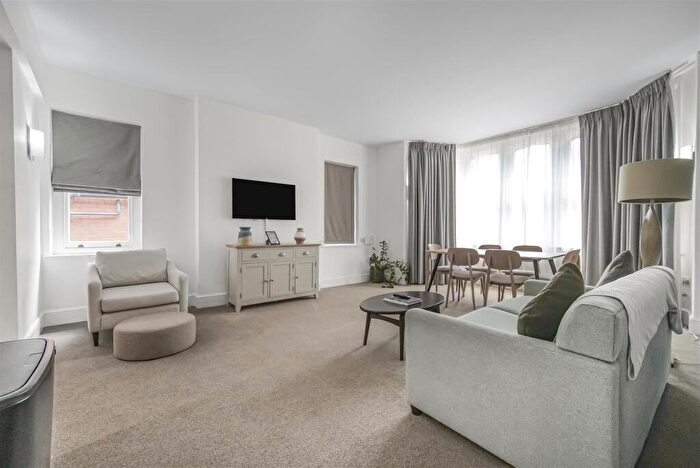 2 Bedroom House To Rent In Cathedral Road, Cardiff, CF11