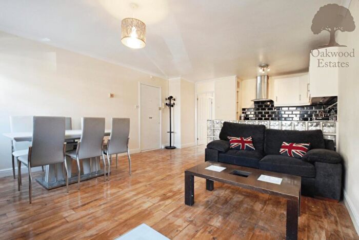 2 Bedroom Flat To Rent In Bridge Avenue, Maidenhead, SL6