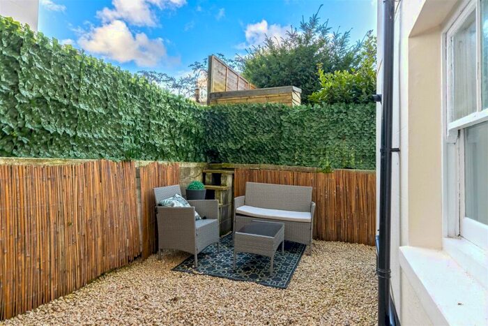 2 Bedroom Flat To Rent In Heene Terrace, Worthing, BN11