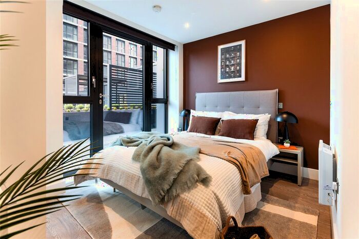 3 Bedroom Flat To Rent In Uncle Leeds, Uncle Leeds, LS12